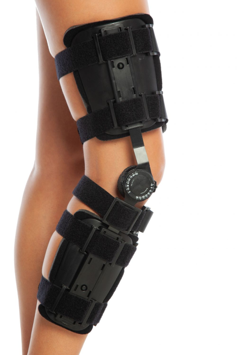 Órtesis estándar extensible con rodilla ajustable
